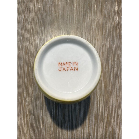 Japanese Yunomi Green Tea Cup - Hand Painted Yellow With Floral Design - Picture 8 of 9